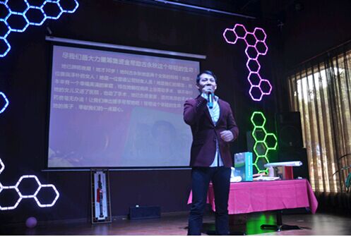 汇润a情趣体验在汇润情趣餐厅举行,为情趣撑频患者拍卖师小视图片