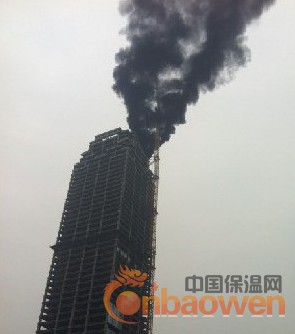 保定万博广场一在建高层建筑保温材料起火